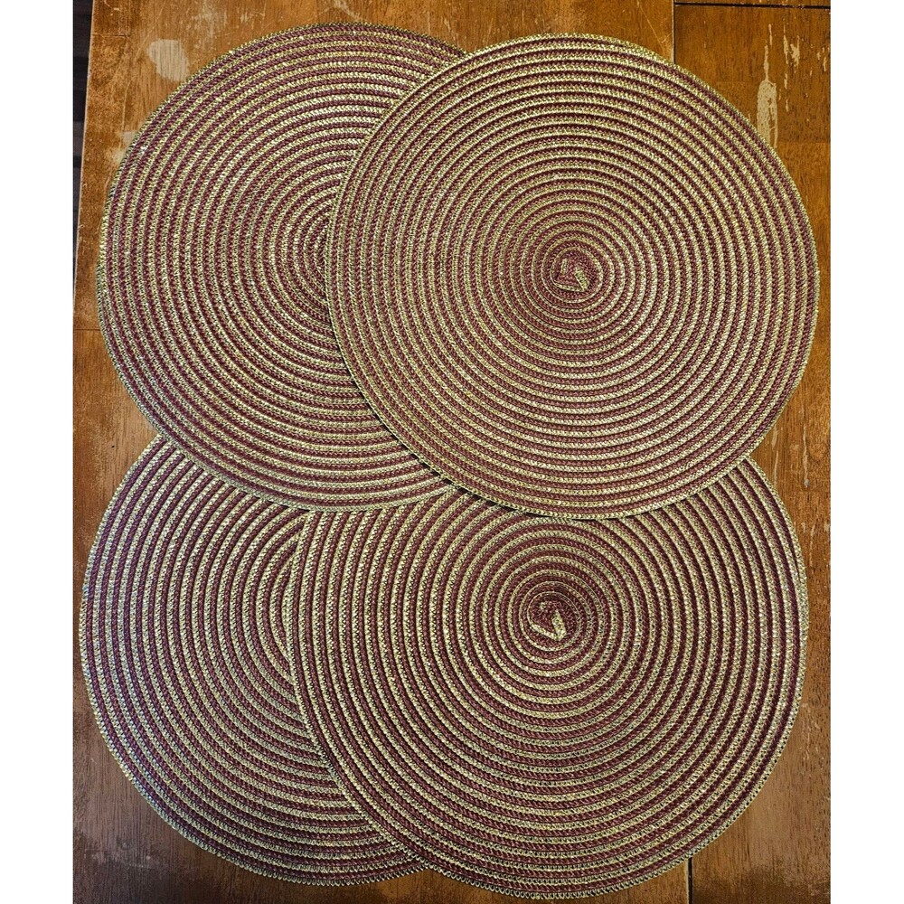 Placemats Set of 4 Red and Gold Circular Braided Spiral Holiday Christmas Decor